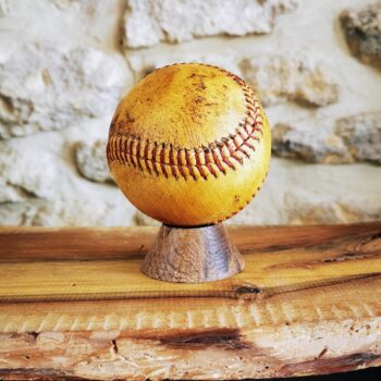 mini socle en chêne pour balle de baseball