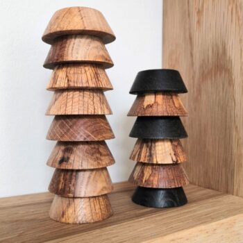 Socles en bois superposés pour ballon