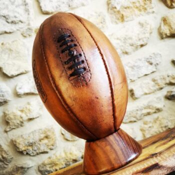 Ballon de rugby en cuir vintage collector 6 panneaux couleur miel
