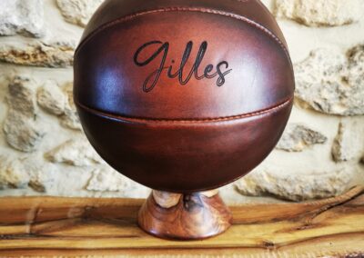 Ballon de basket brun vintage personnalisé : idée cadeau homme basketteur