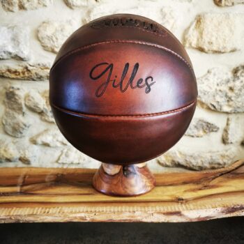 Ballon de basket brun vintage personnalisé : idée cadeau homme basketteur