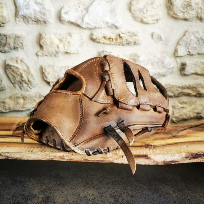 Ancien Gant De Baseball S.S. Sarna 1998 - Objet Déco En Résine