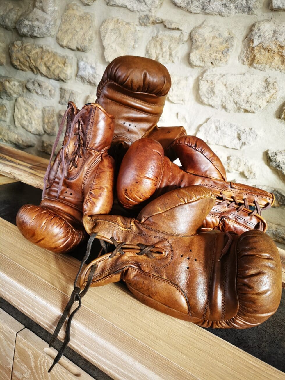 GANTS DE BOXE EN CUIR VÉRITABLE - ROUGE – Ventura Sporting