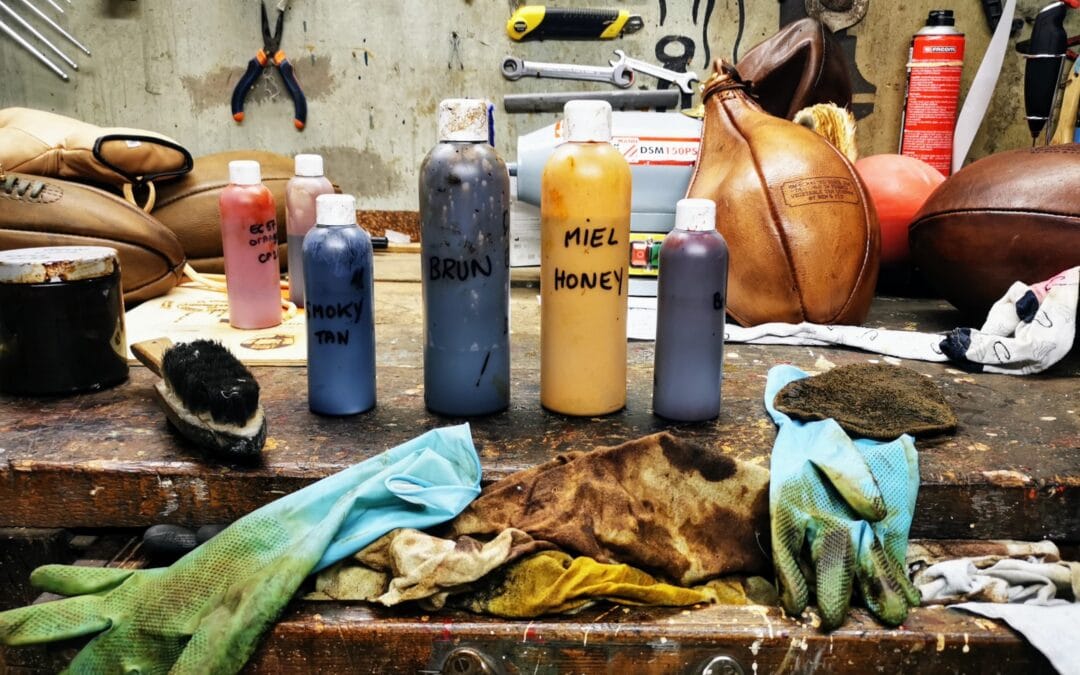 Comment patiner un ballon en cuir ? Les secrets de notre atelier