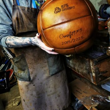 Ballon de wall ball en cuir pour CrossFit, personnalisé avec logo ou prénom - Fabriqué à la main