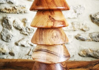 Supports en bois acacia empilés, fintion artisanale pour socle ballon ou déco