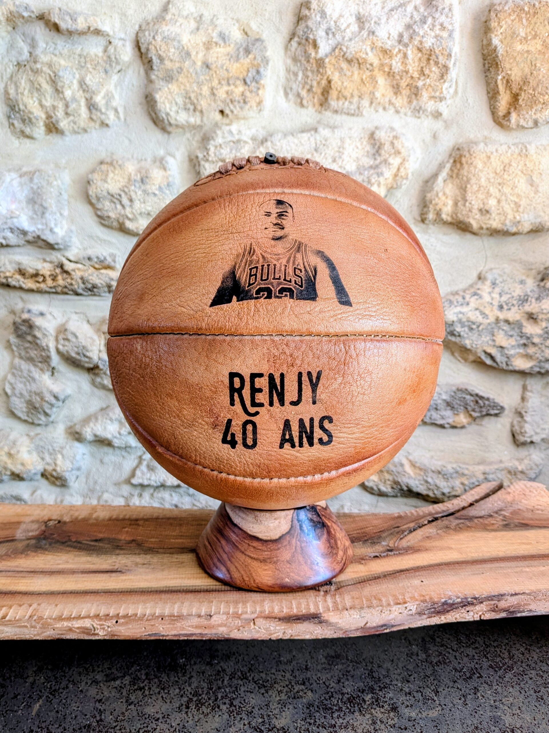 Ballon de basket en cuir personnalisé avec photo, prénom et âge gravés